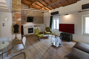 MONOLOCALE SUPERIOR NABUCCO